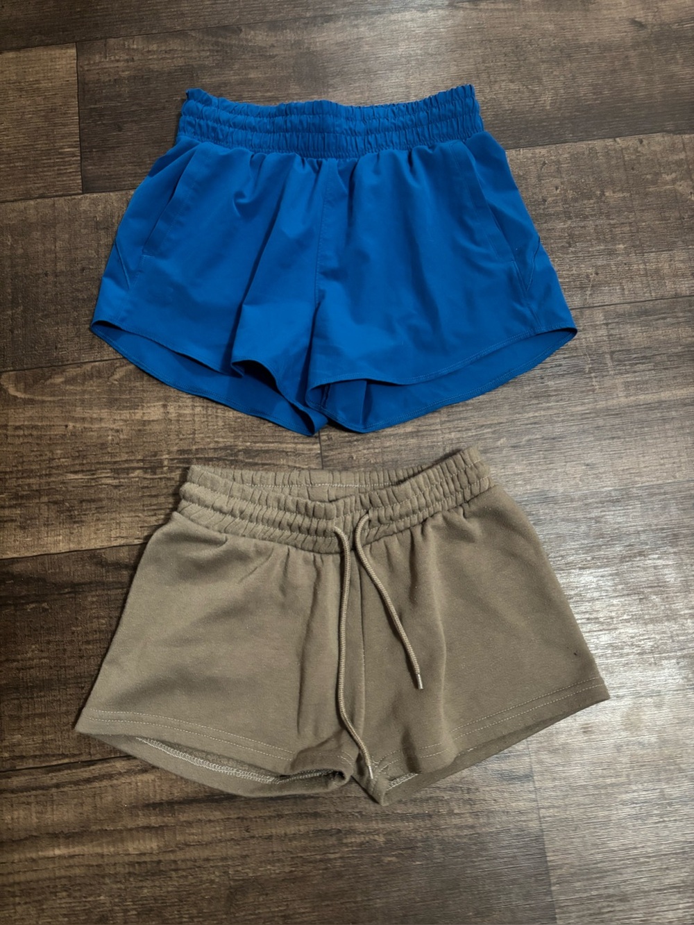 Woman’s Shorts 2 Pieces Lot Size S Under Armour -  Love Streak